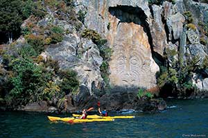 Mine Bay Maori Carvings in Lake Taupo, New Zealand. Copyright: Tourism NZ