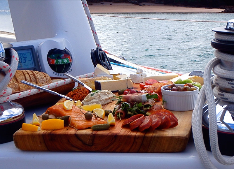 Zindabar Yacht Charter